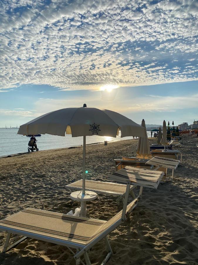 Hotel Vila Mare Дуррес Екстер'єр фото