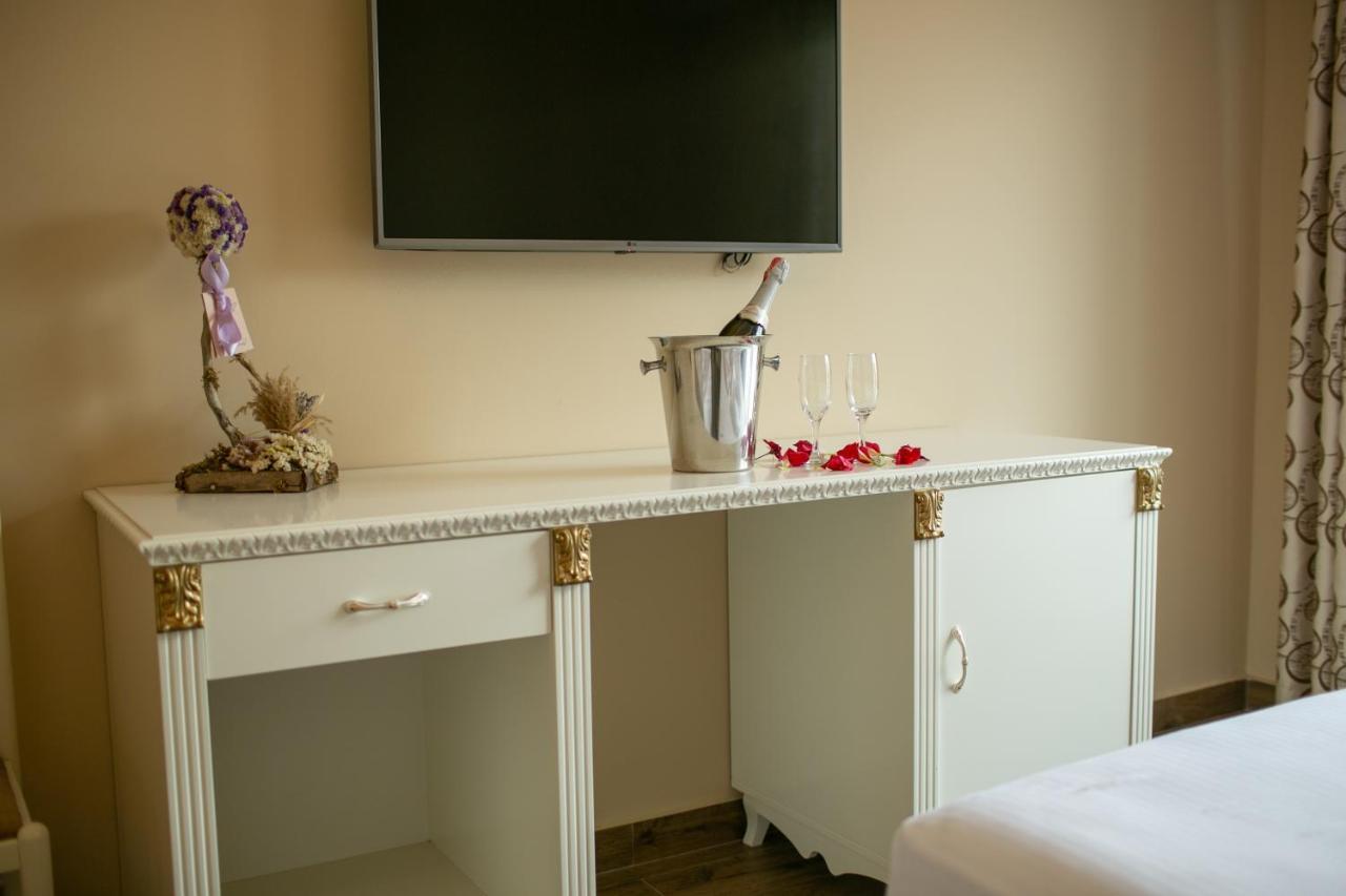 Hotel Vila Mare Дуррес Екстер'єр фото