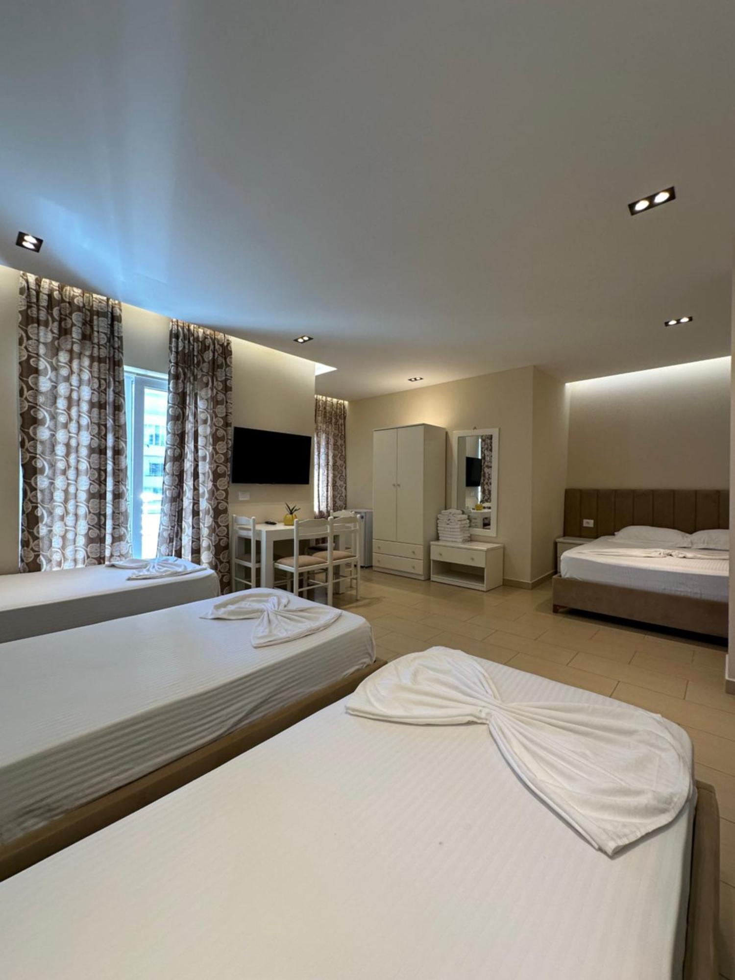 Hotel Vila Mare Дуррес Екстер'єр фото