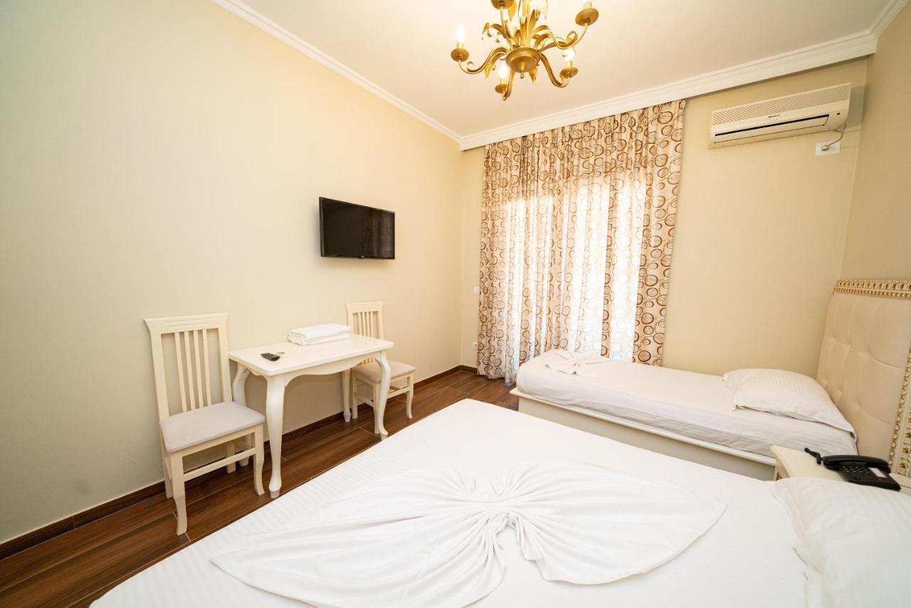 Hotel Vila Mare Дуррес Екстер'єр фото