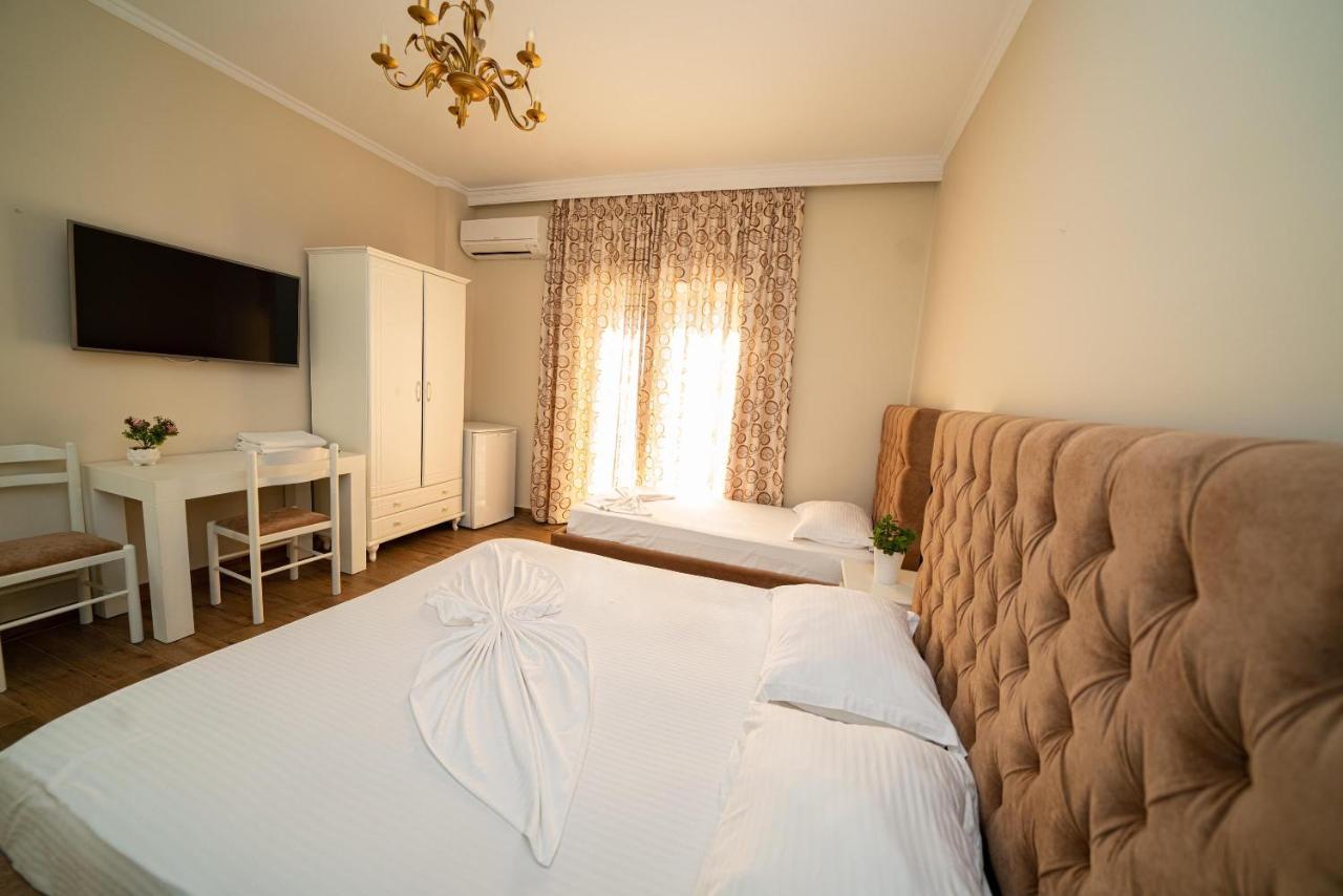 Hotel Vila Mare Дуррес Екстер'єр фото